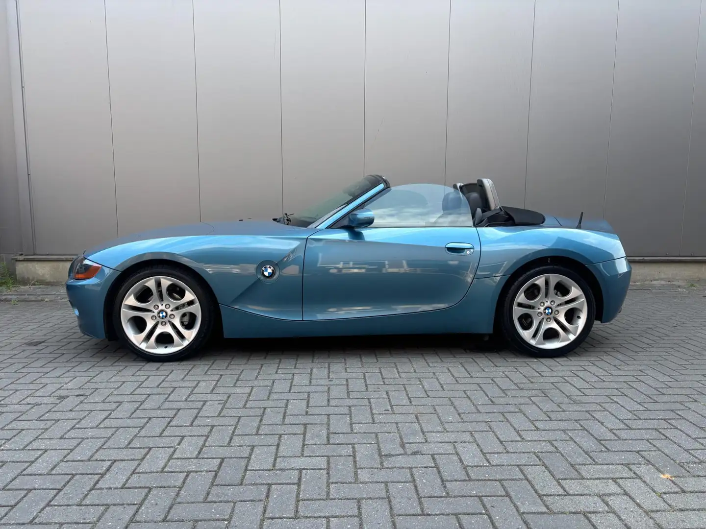 BMW Z4 Roadster 2.2i Blauw - 2
