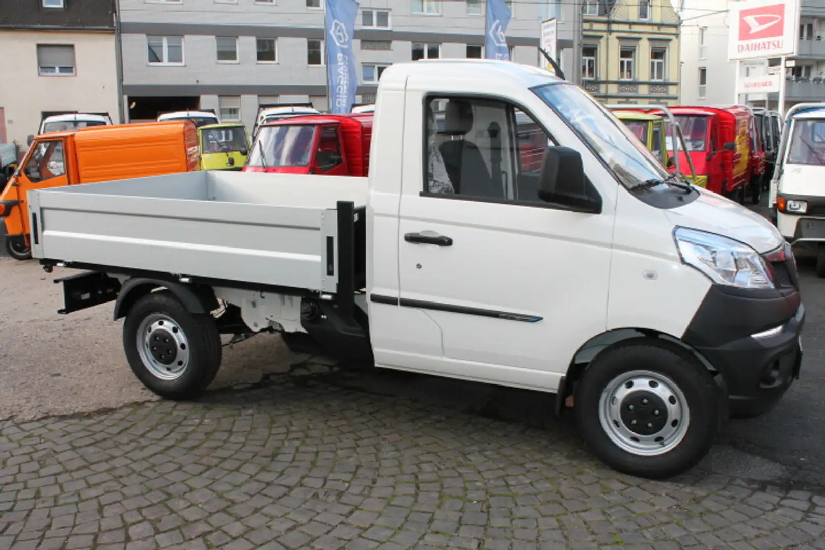 Piaggio Porter NP6 Pritsche 220 LPG PRO 2025 !! Weiß - 2