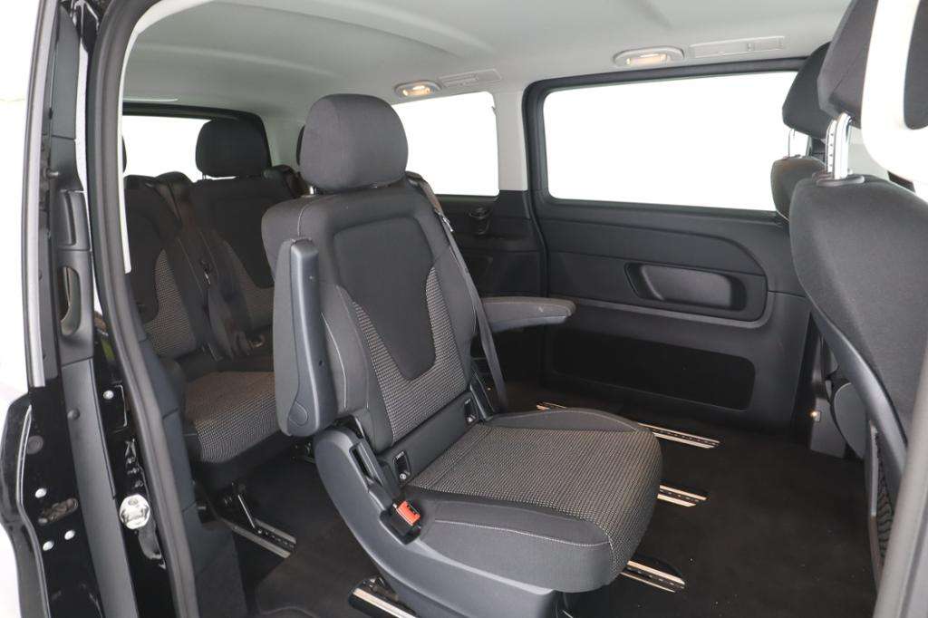 Mercedes-Benz V 220
