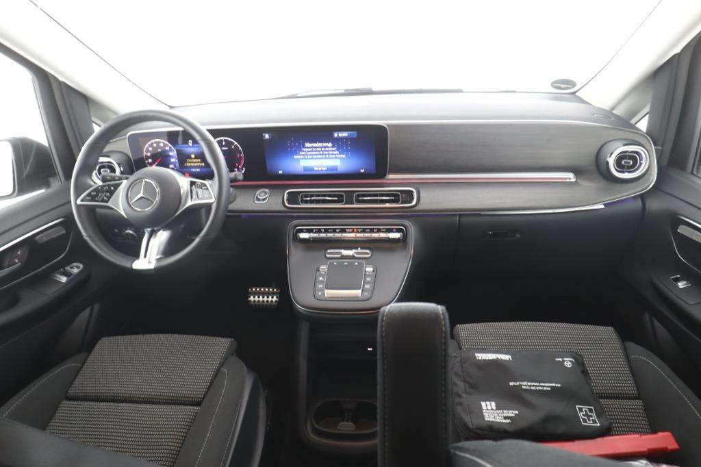 Mercedes-Benz V 220