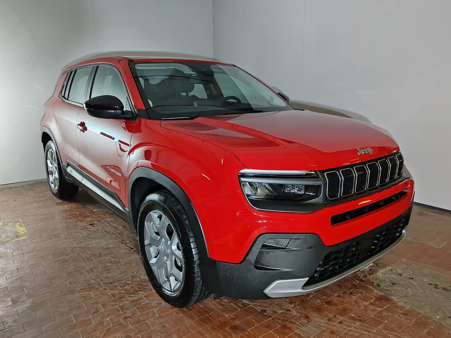 Jeep Avenger 1.2 100cv Altitude Rouge - 1
