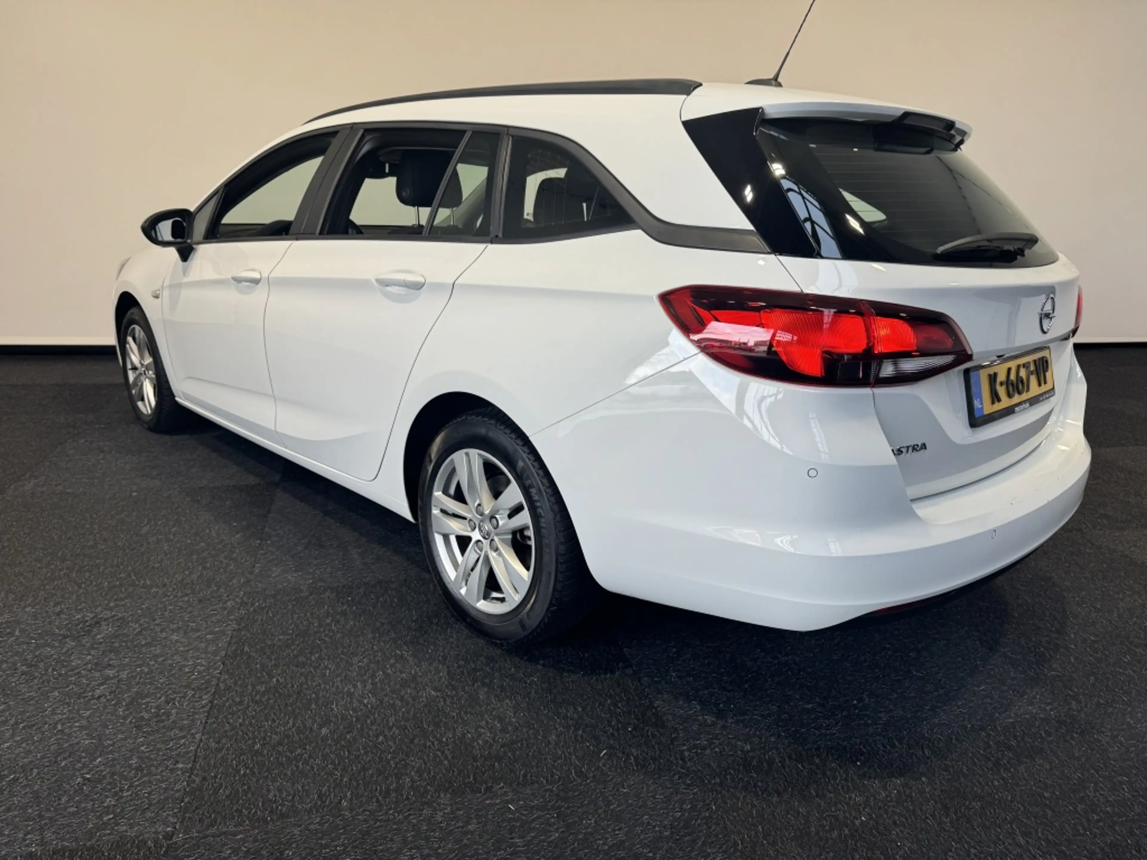 Opel Astra Sports Tourer export only 1.2 Edition — photo 13