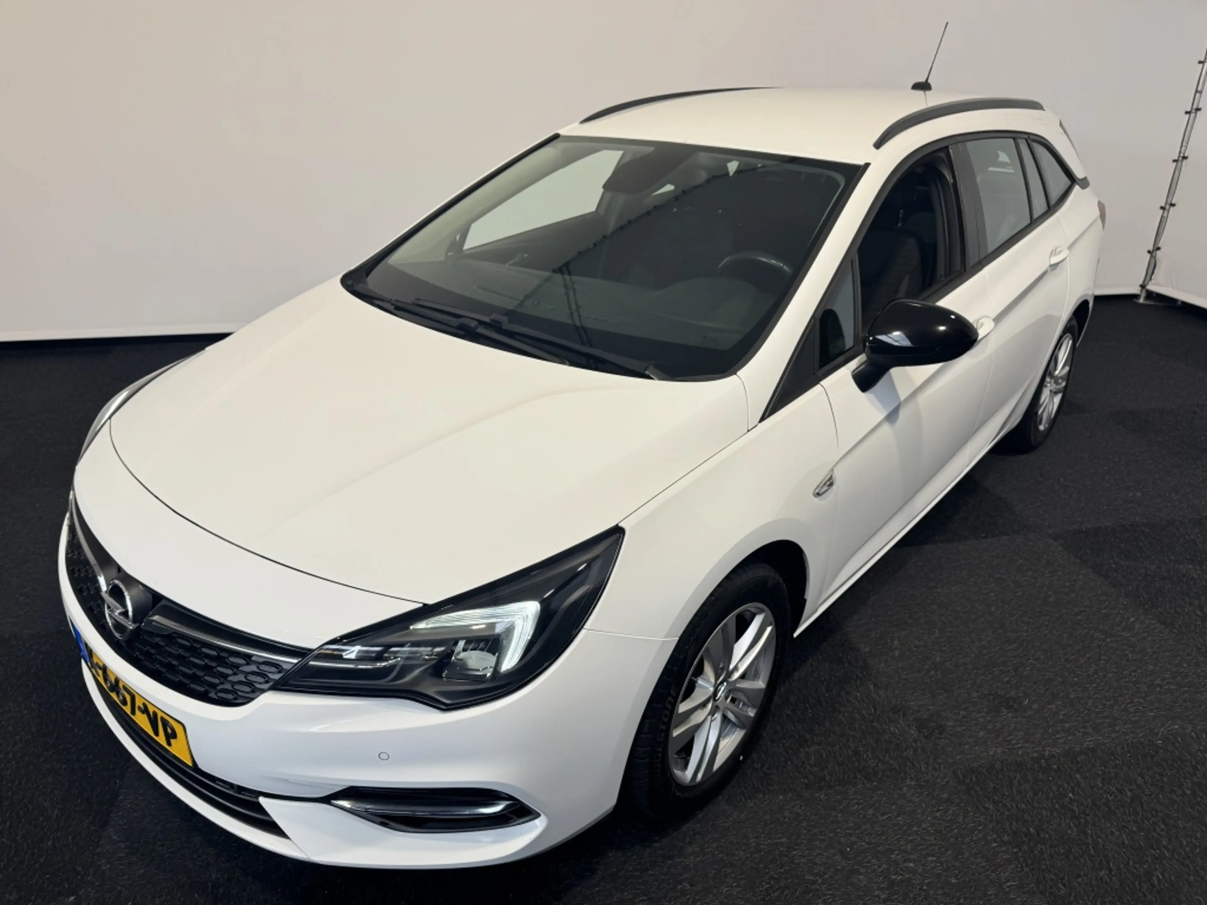 Opel Astra Sports Tourer export only 1.2 Edition — photo 7