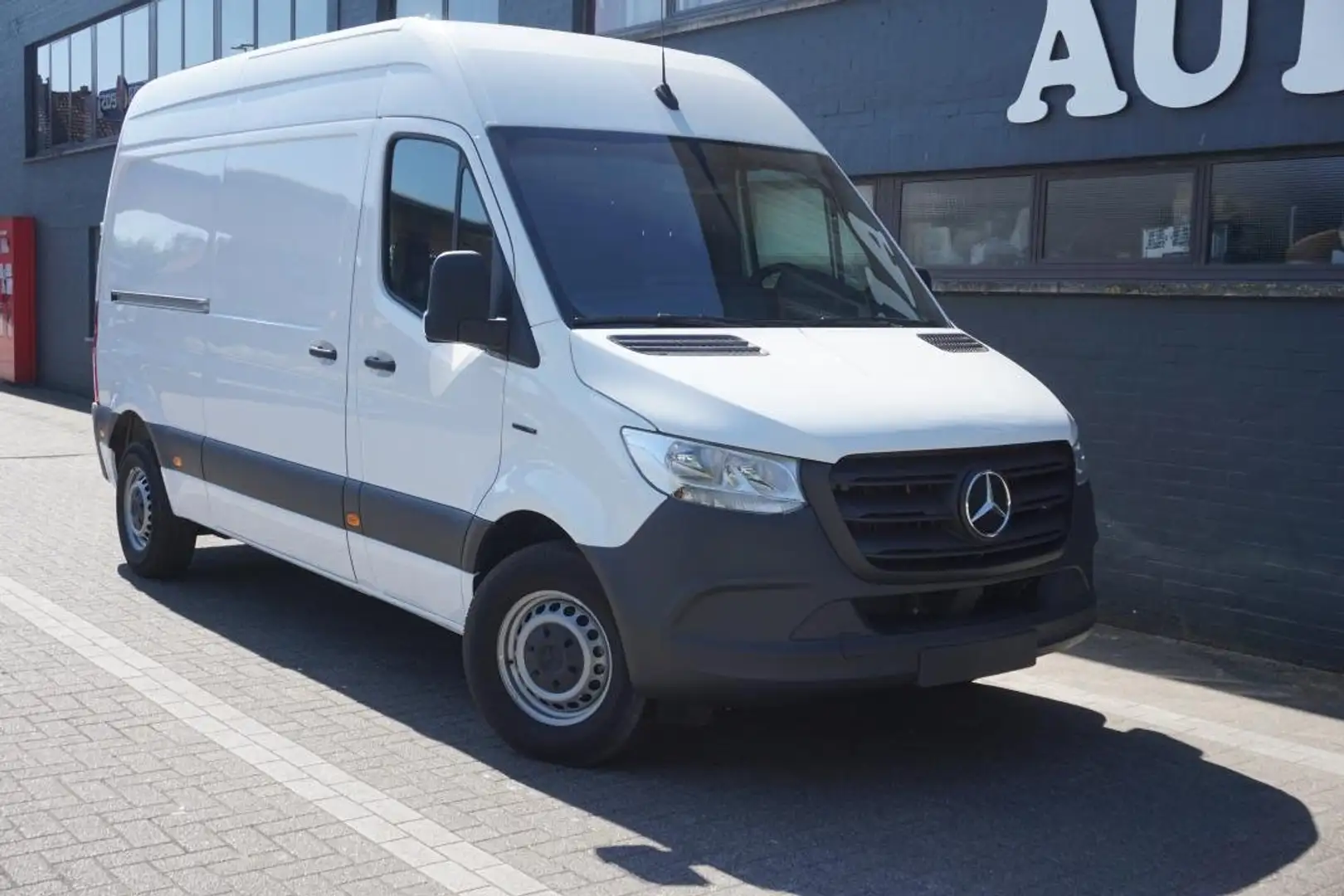Mercedes-Benz Sprinter eSprinter Standard 55/47 kWh Wit - 1