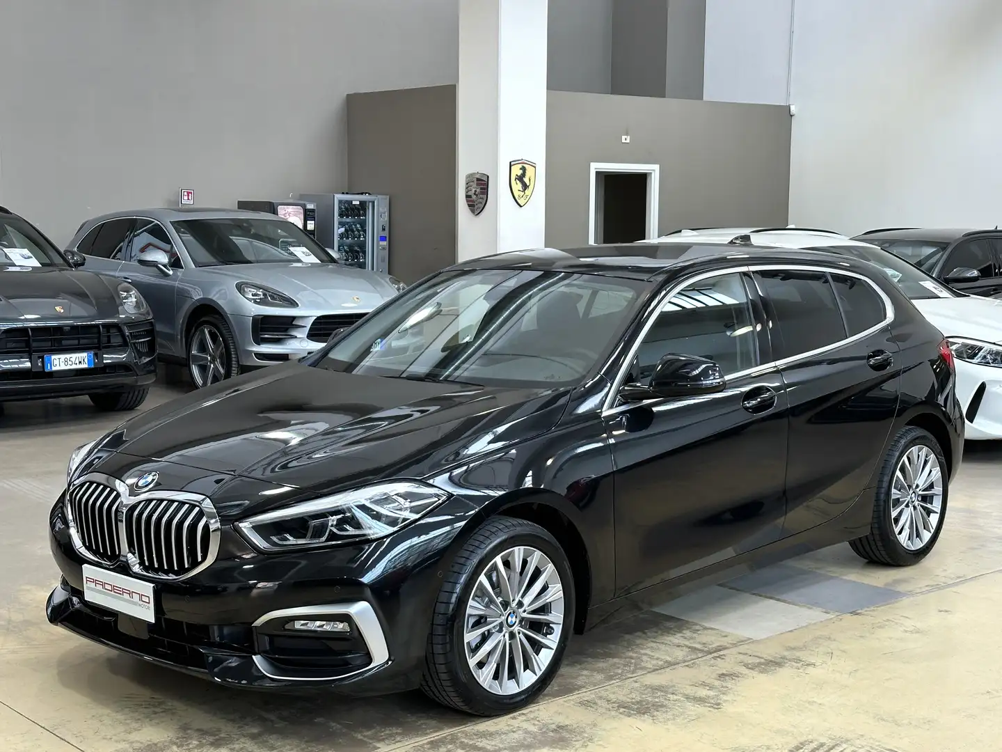 BMW 118 d Luxury auto - LED - 17" - Carplay - Camera-Pelle Schwarz - 1