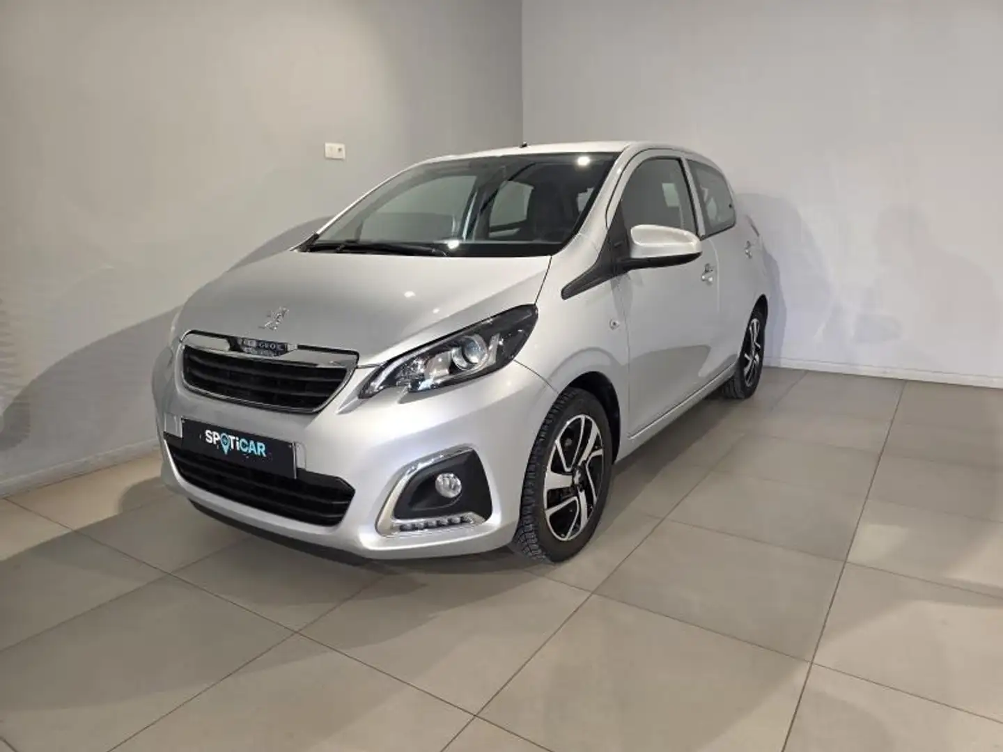 Peugeot 108 1.0 VTi Active S&S 3d 53kW Grau - 1