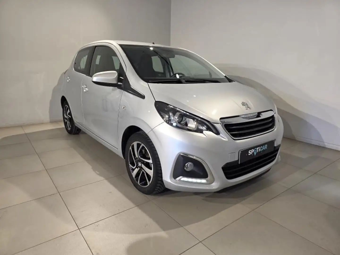 Peugeot 108 1.0 VTi Active S&S 3d 53kW Grau - 2