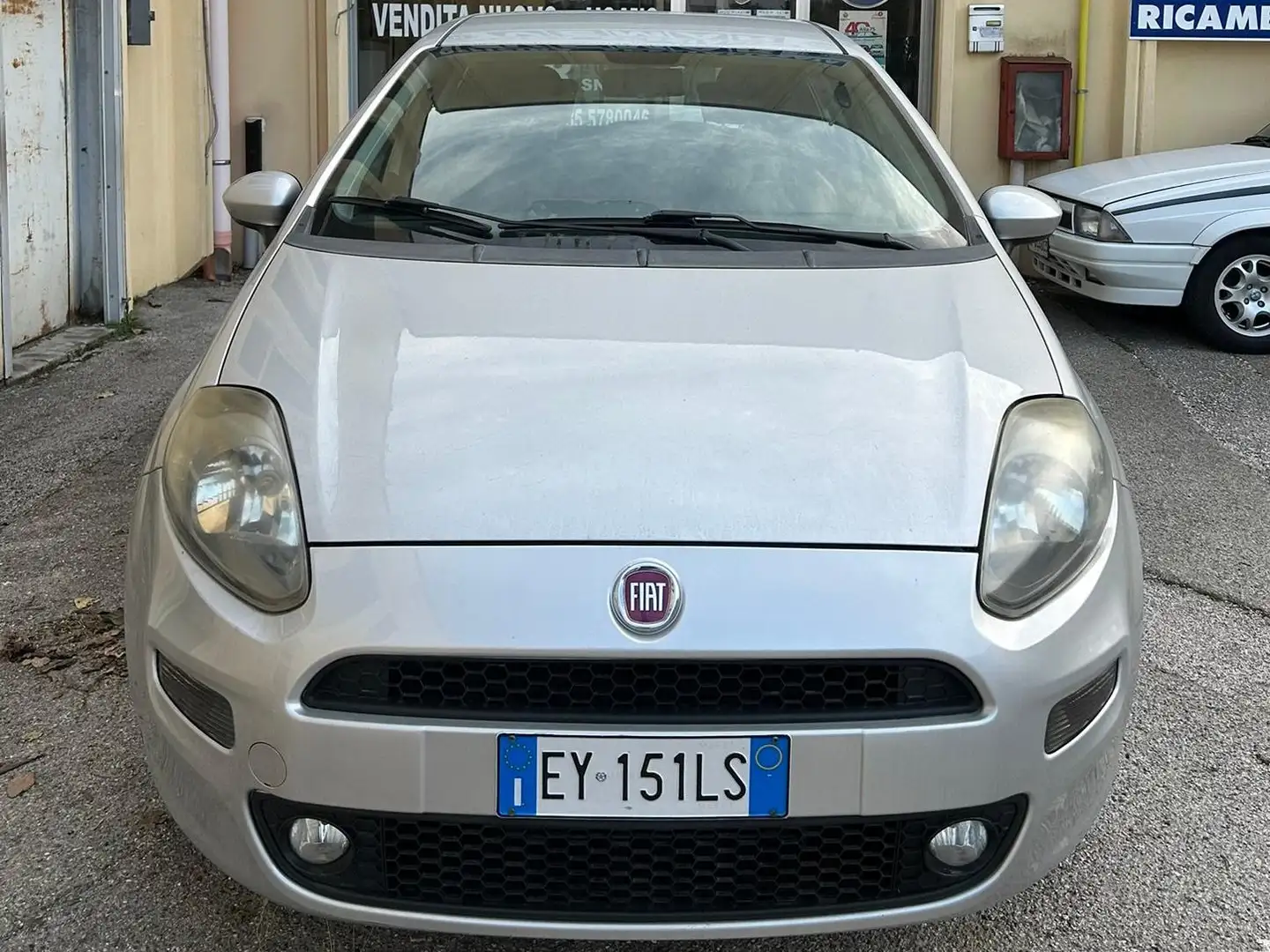 Fiat Punto Punto III 2012 3p 1.3 mjt II 16v Lounge 75cv E5+ Plateado - 2