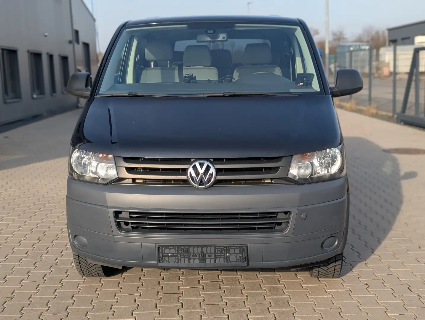 Volkswagen T5 Transporter Kombi 1. Hand Behörde 9 Sitze Tempomat SHZ Defa Schwarz - 1