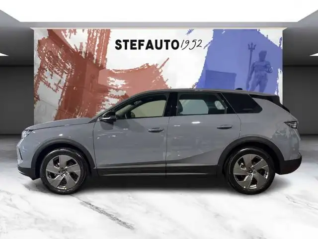 Opel Grandland view 3