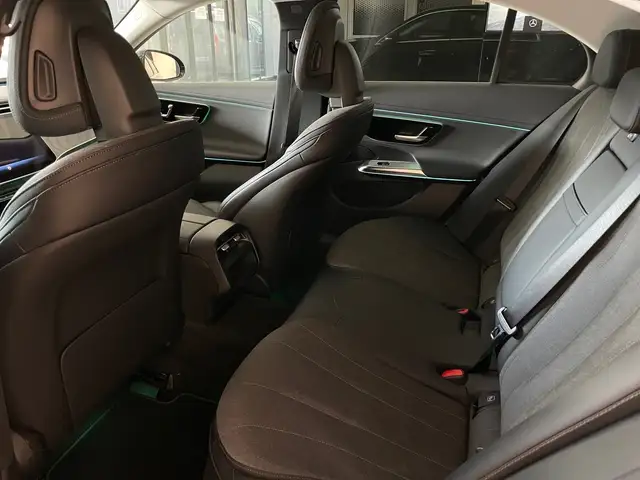 Mercedes-Benz E 300 de 4MATIC Limousine Navi Digital Light Ansicht 25