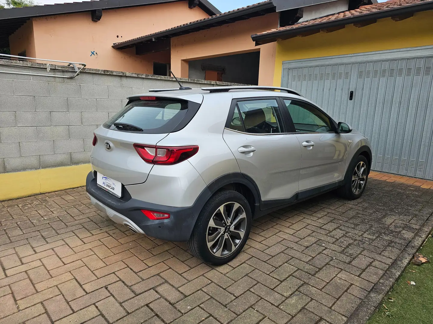 Kia Stonic Stonic 1.4 mpi Style 100cv Plateado - 2