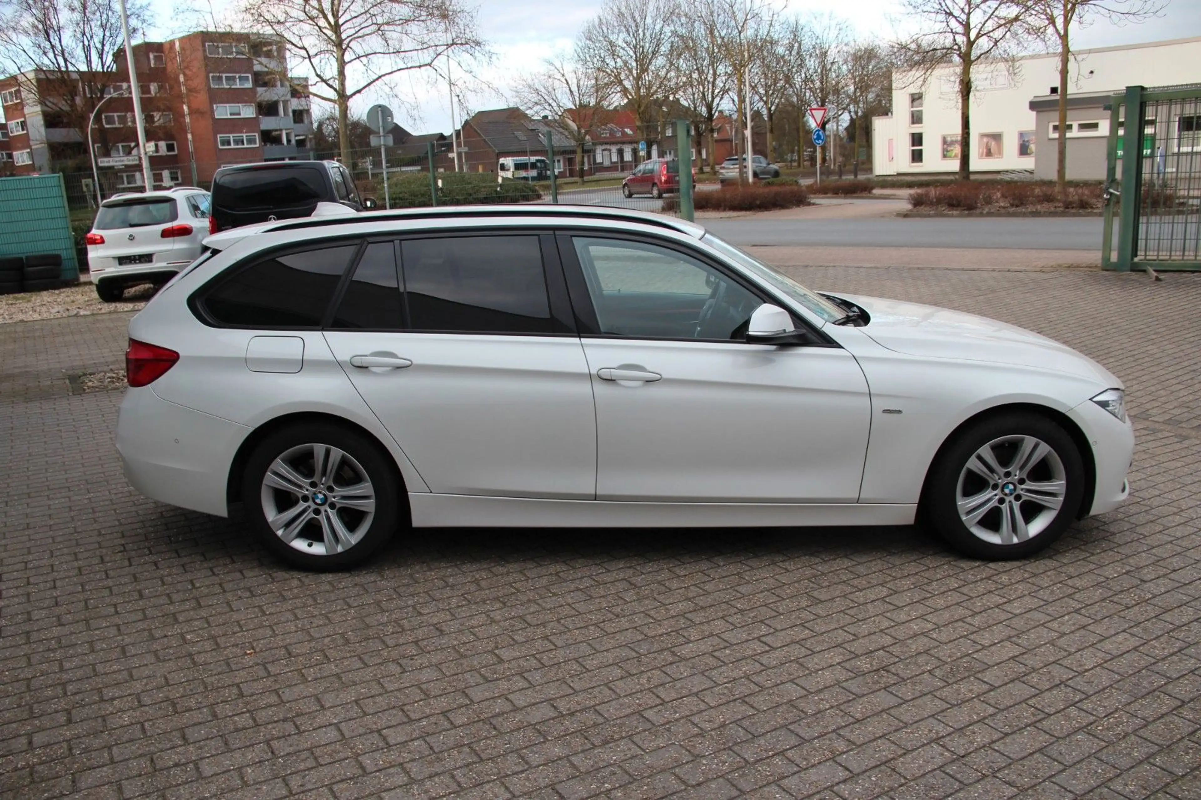 BMW 320 d T Sport Line, HUD, LED, RFK, Virtual — photo 6