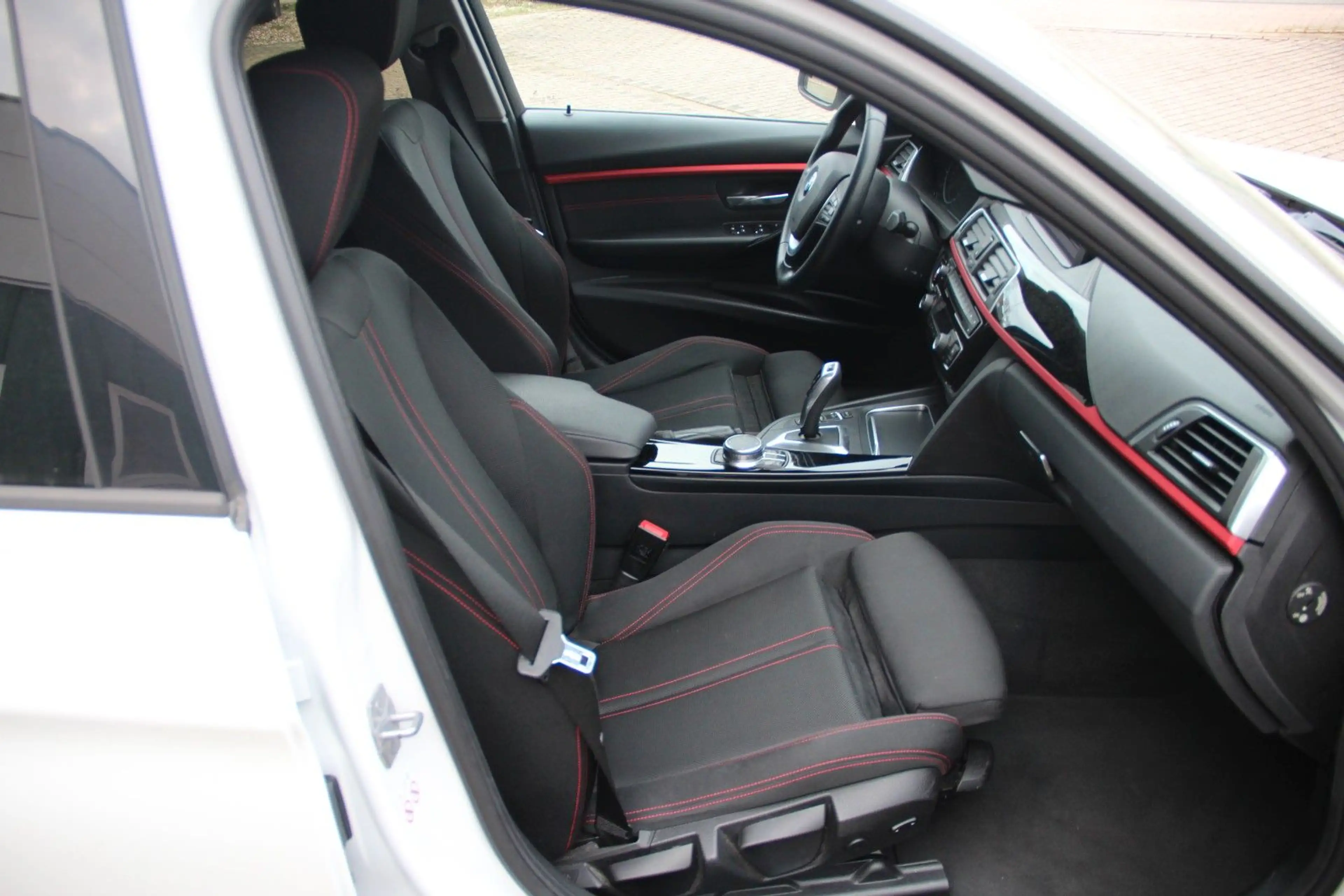 BMW 320 d T Sport Line, HUD, LED, RFK, Virtual — photo 12