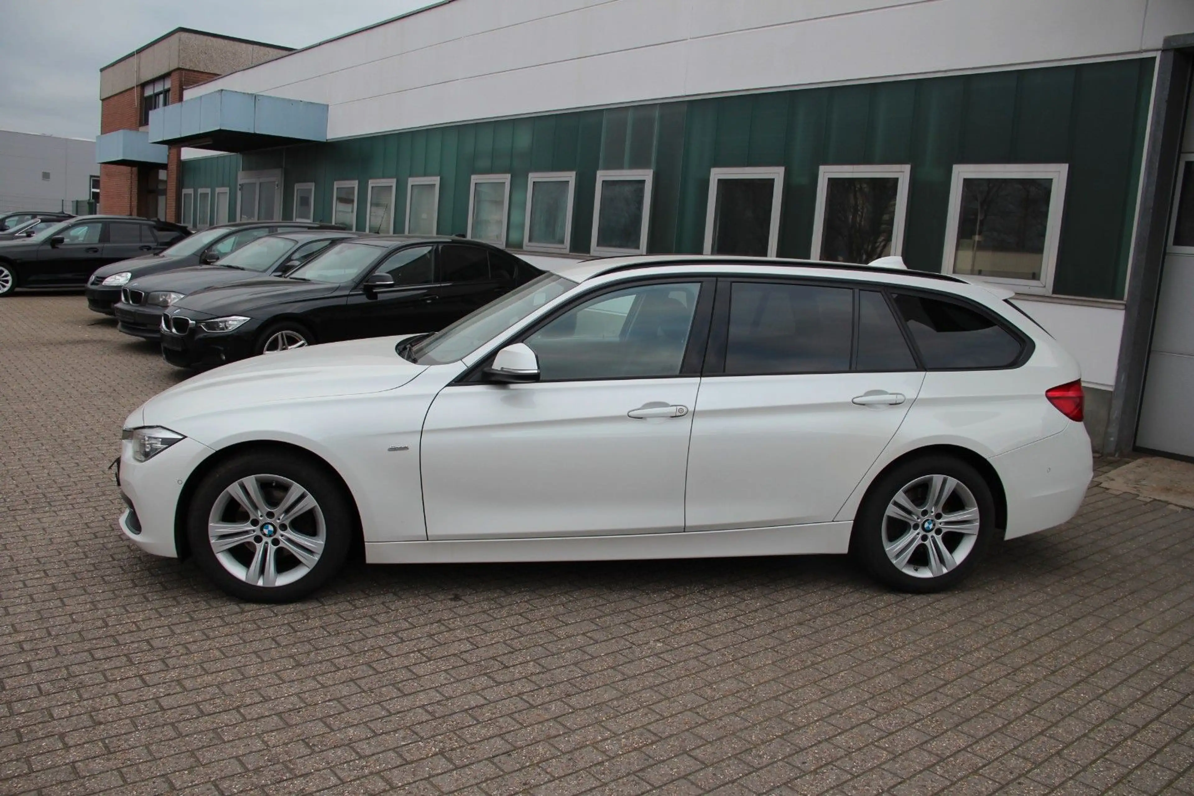 BMW 320 d T Sport Line, HUD, LED, RFK, Virtual — photo 2