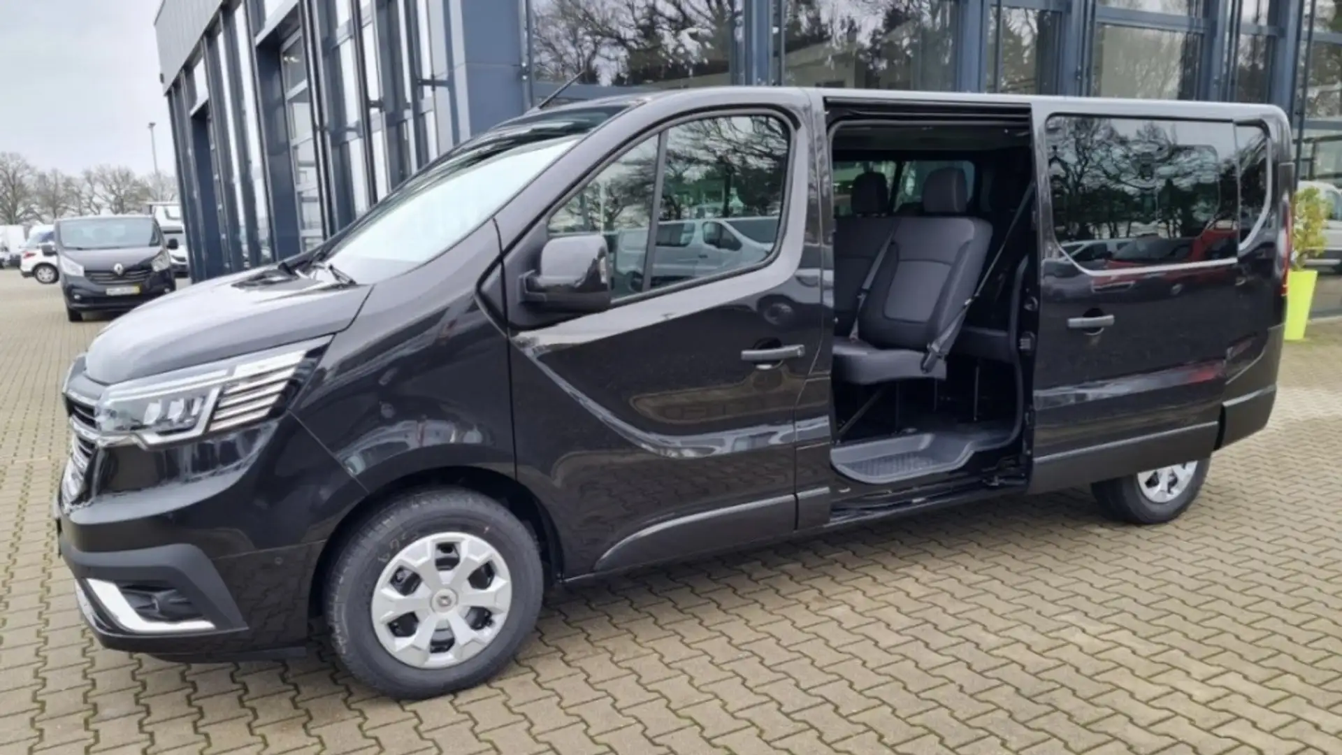 Renault Trafic 2.0dCi Energy Blue Equilibre EDC 110kW Fekete - 1