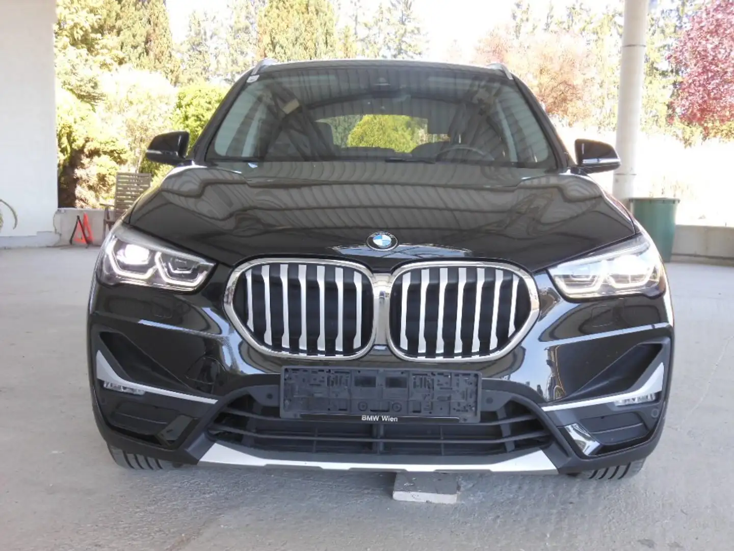 BMW X1 sDrive 18 d xLine   * NEUES SERVICE * Schwarz - 2