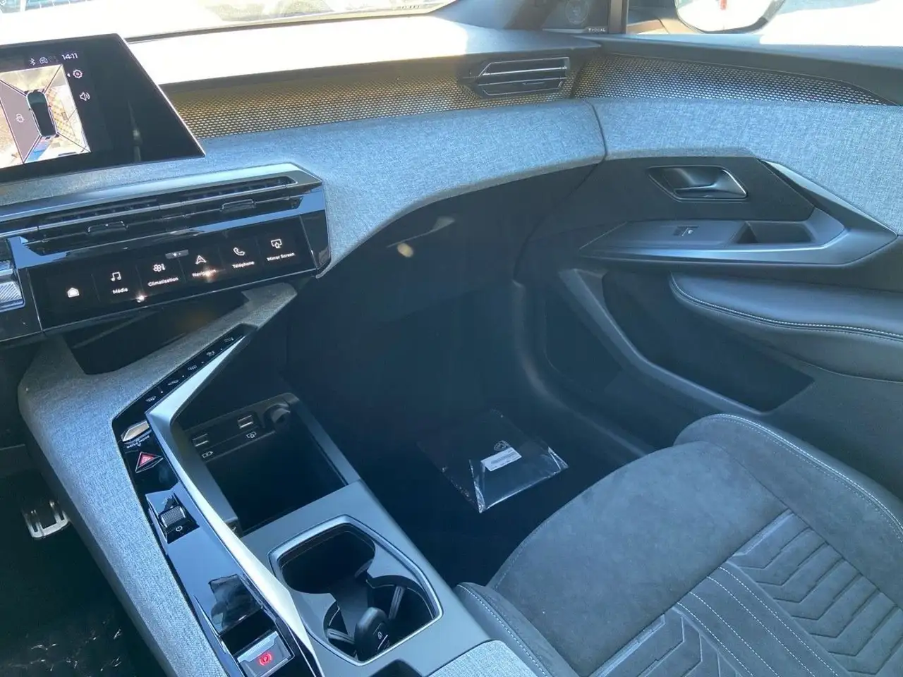 Peugeot 3008 3008 Hybrid — photo 22