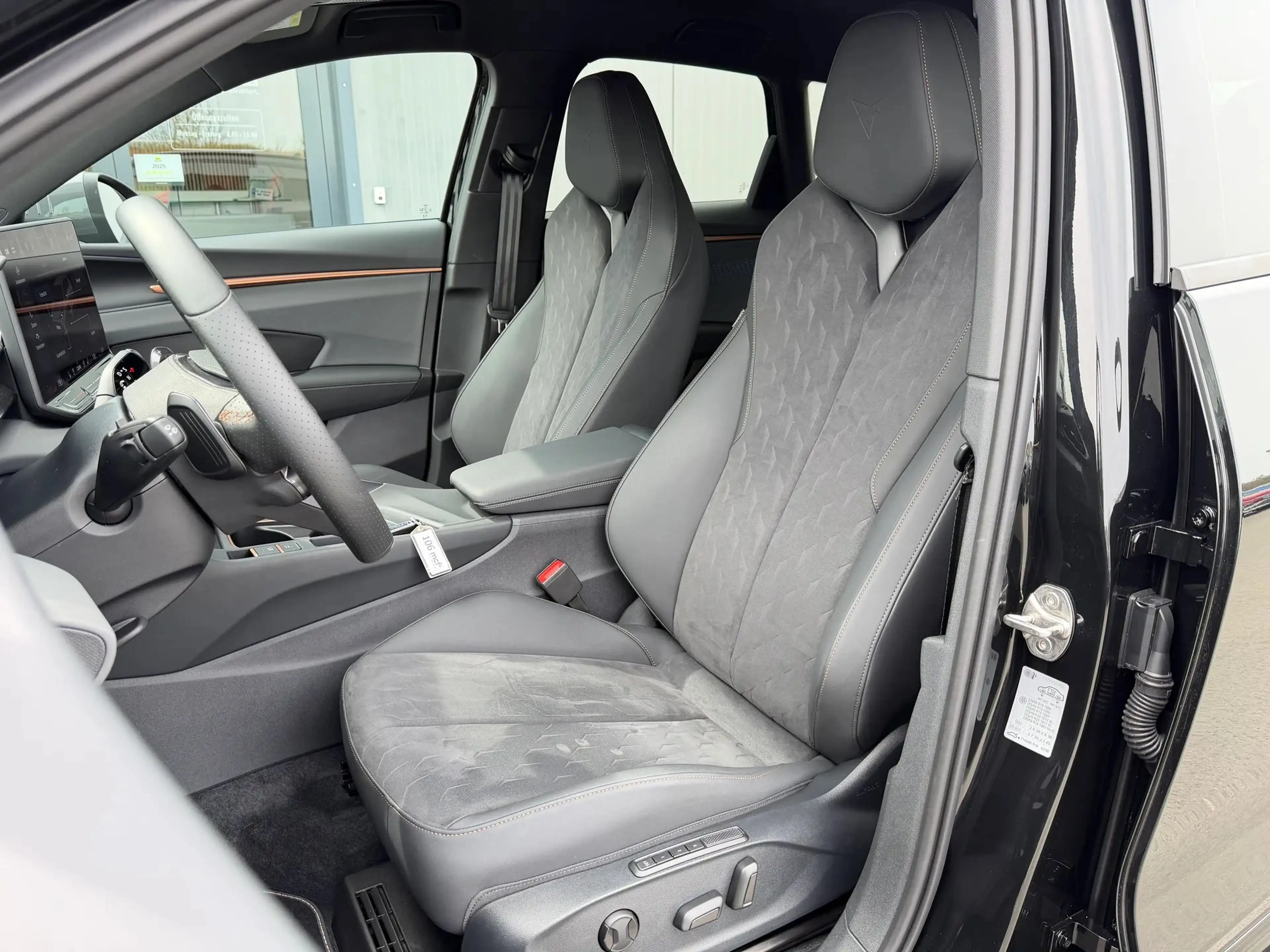 CUPRA Terramar Terramar 1.5 eTSI DSG *18Zoll*Memory*360°Kamera* — photo 14