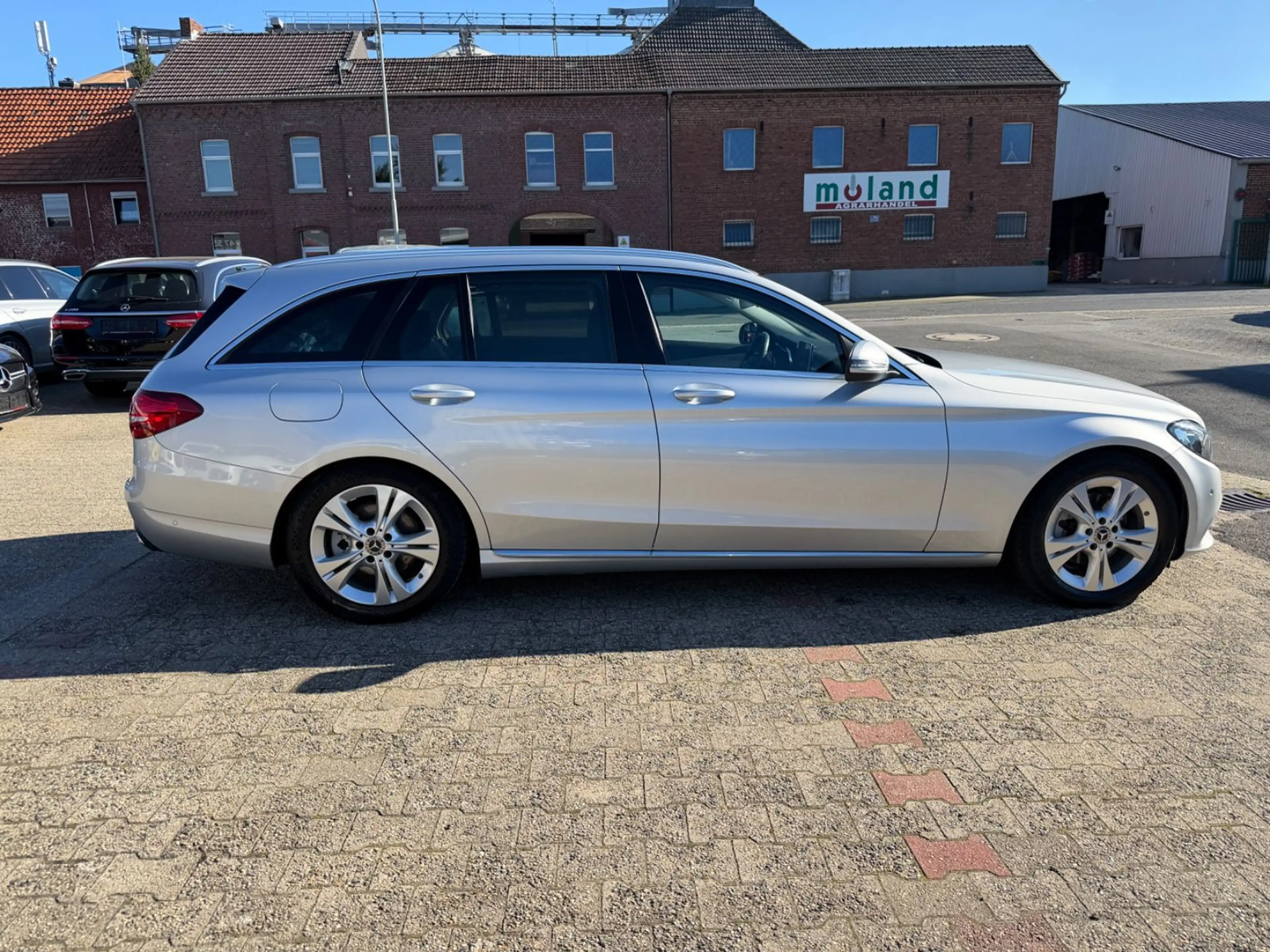Mercedes-Benz C 220 d Avantgarde T-Modell PDC 6-Gang — photo 4