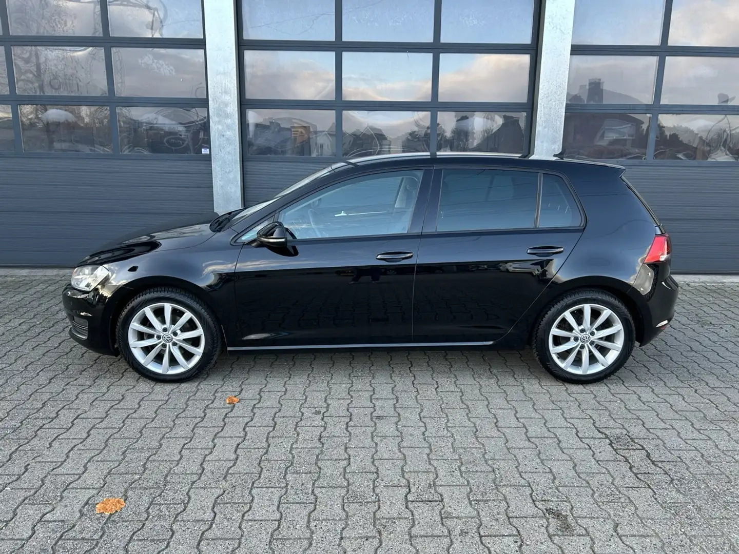 Volkswagen Golf 1.2 TSI 110pk 5-drs Highline Schwarz - 2