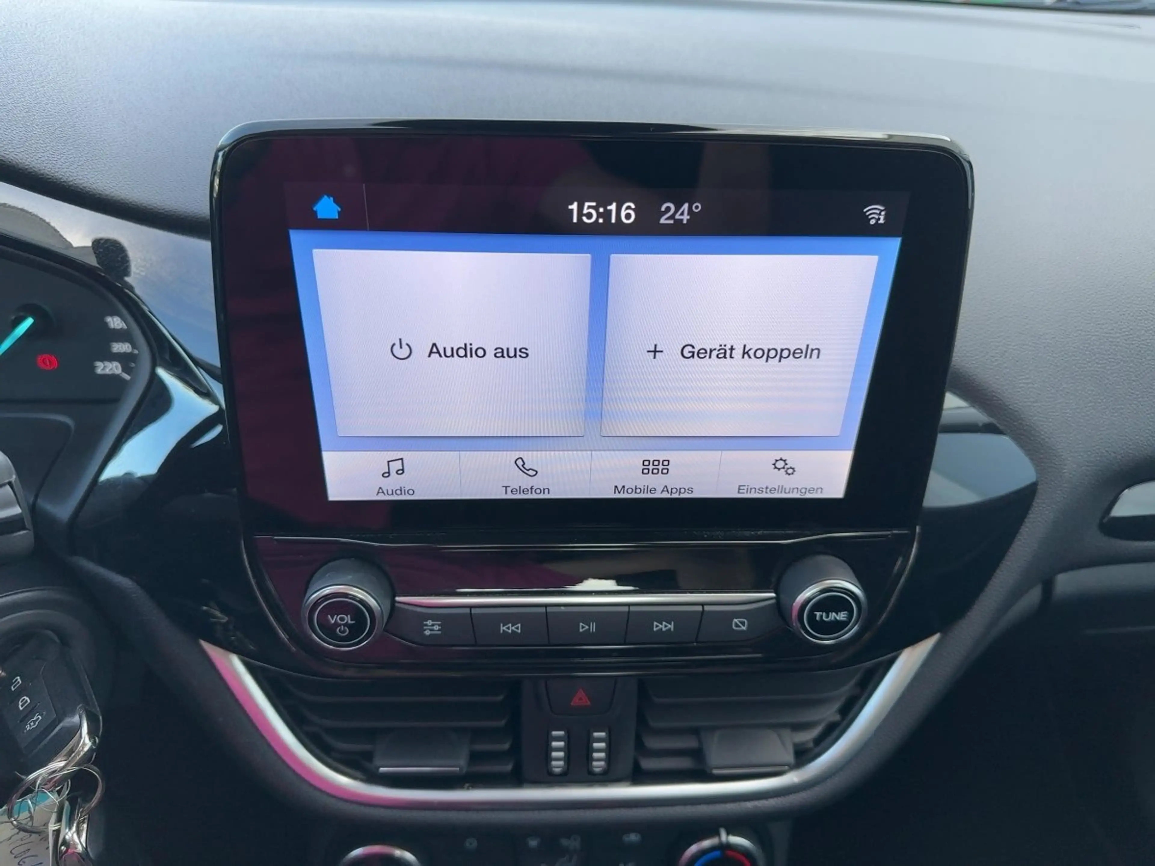 Ford Fiesta Cool & Connect LED+Winterpaket+Klima — photo 11