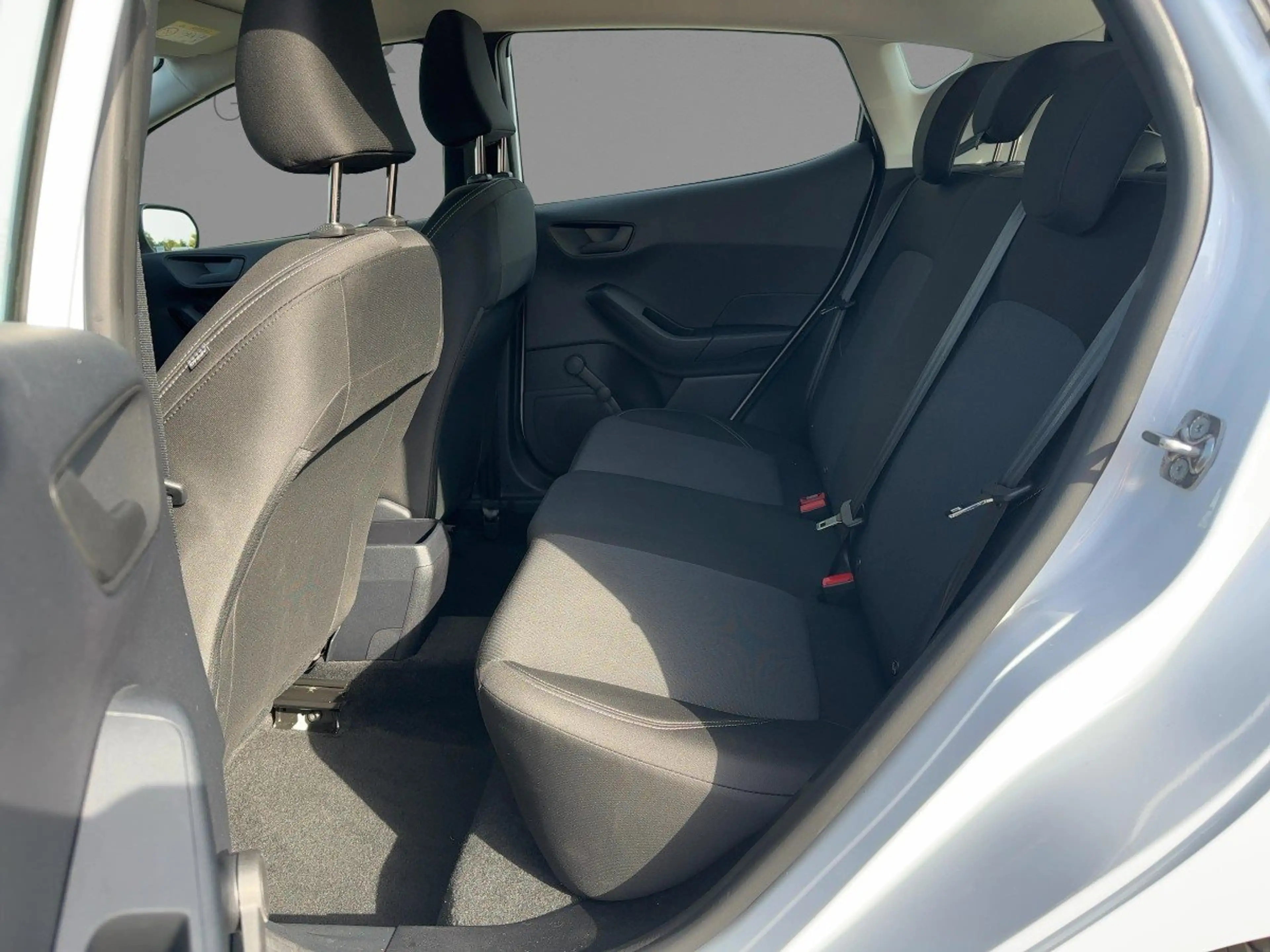 Ford Fiesta Cool & Connect LED+Winterpaket+Klima — photo 14