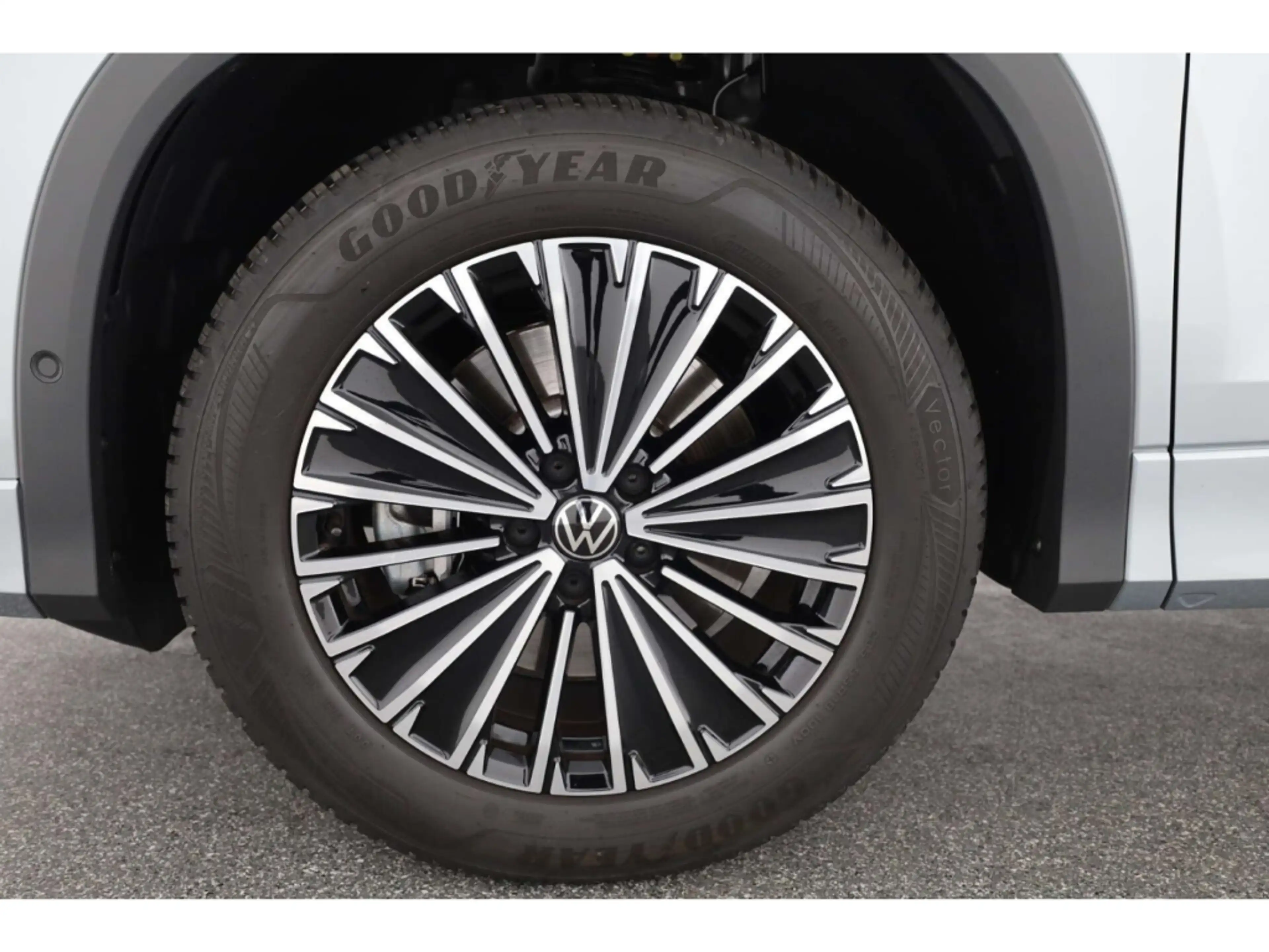 Volkswagen Tayron 1.5 eTSI Life — photo 9