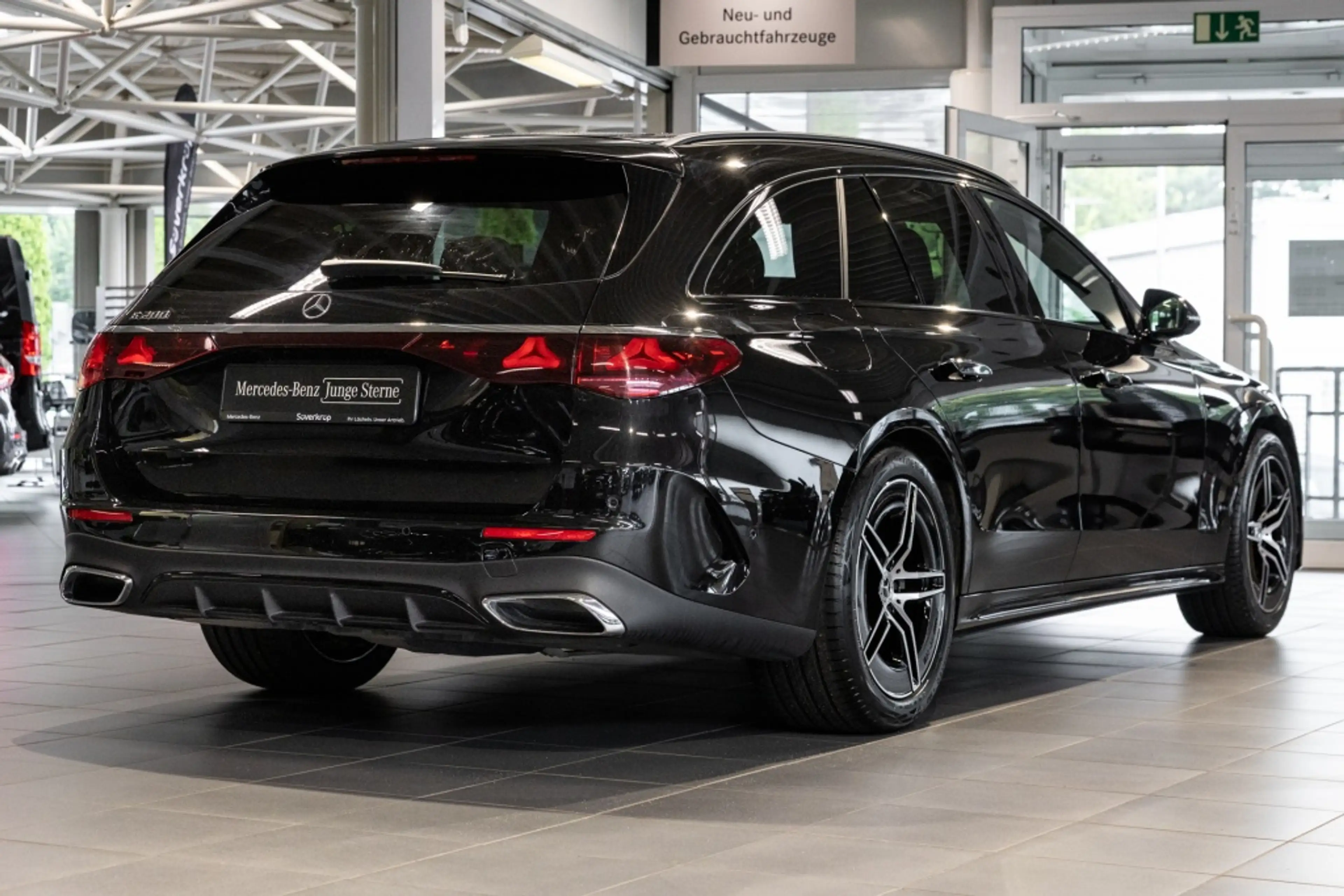 Mercedes-Benz E 200 T , AMG NIGHT AHK DISTR KAMERA PANO SPUR — photo 5