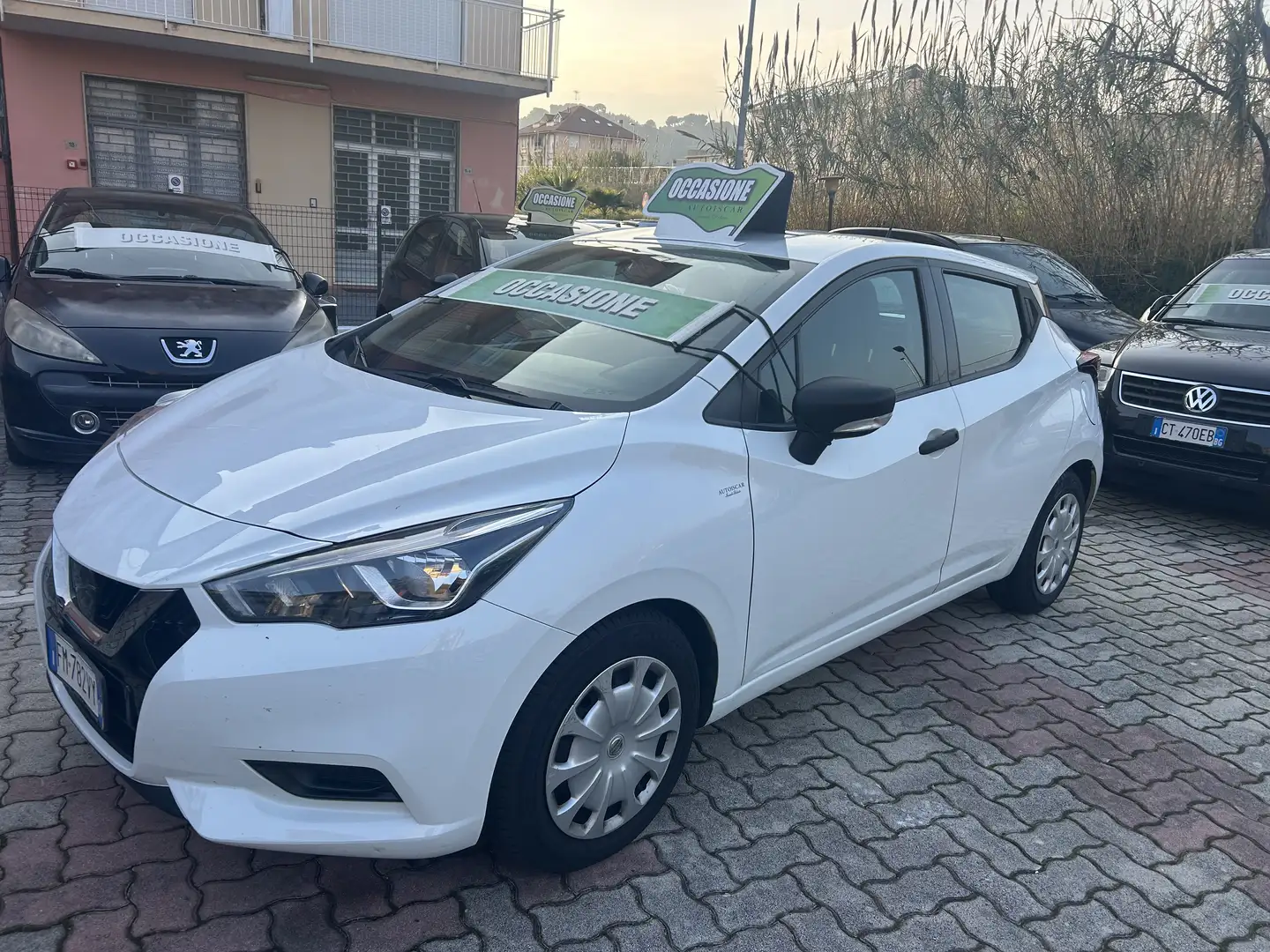 Nissan Micra Micra V 2017 1.0 Acenta 71cv Weiß - 2