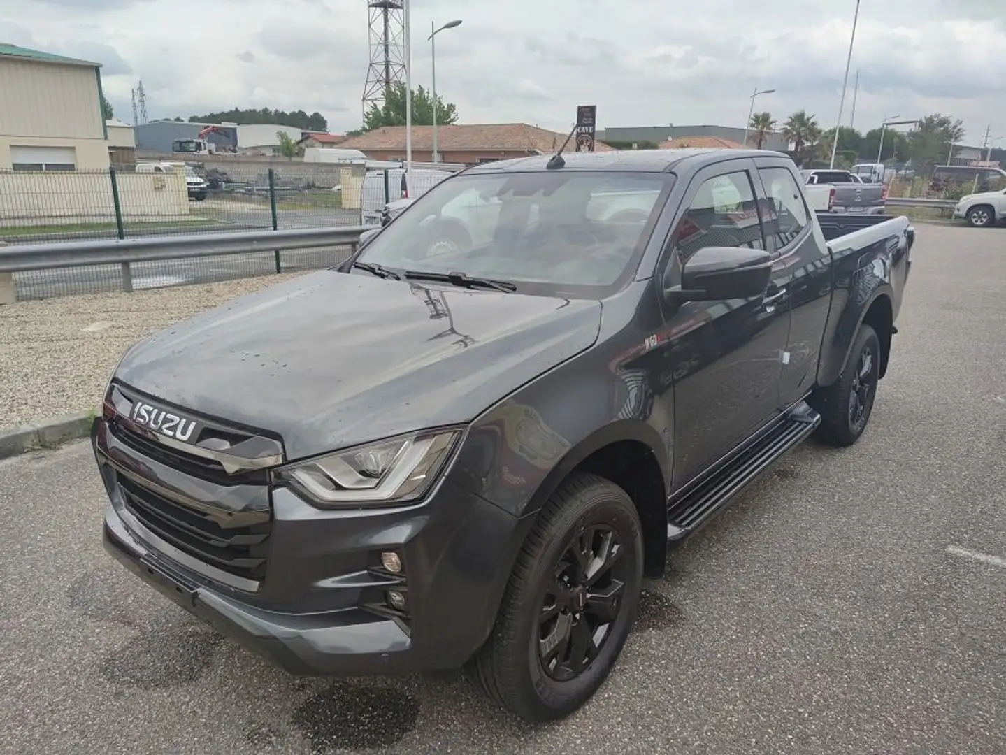 Isuzu D-Max "PROMO" N60 FF Space 164cv 2024 tva récup Rouge - 2