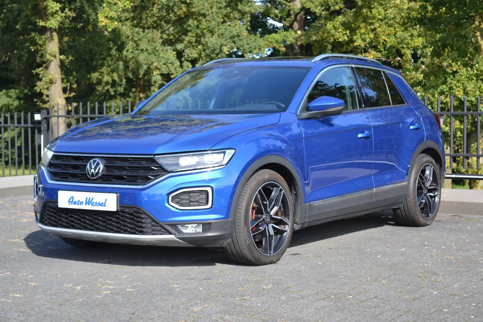 Volkswagen T-Roc 1.5 TSi Sport | LED | Pano | Virtual | Climate | A Blauw - 1