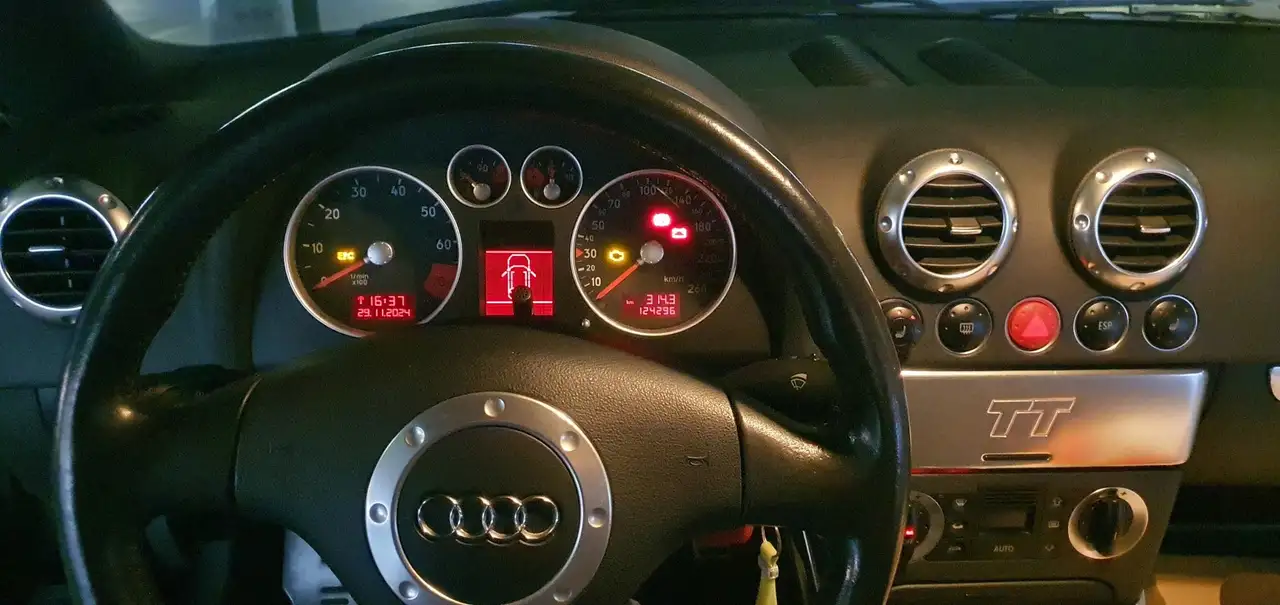 Audi TT Coupe 1.8 T quattro, foto 9