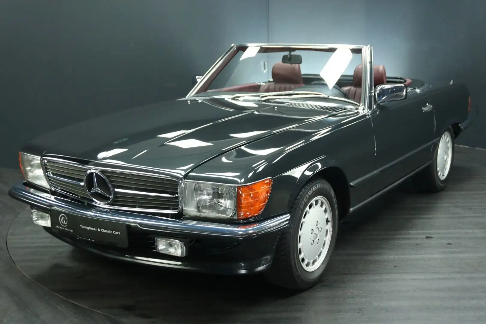Mercedes-Benz 300 SL R107, seltene 5 Gang Schaltg.,1 Hd.,deut. Negru - 1