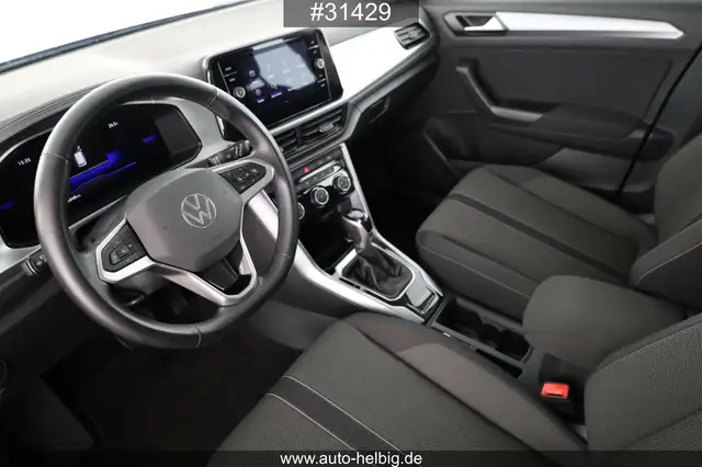 Volkswagen T-Roc view 10