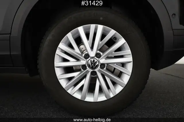 Volkswagen T-Roc view 15