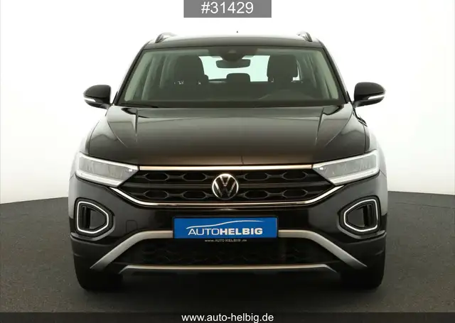 Volkswagen T-Roc view 9