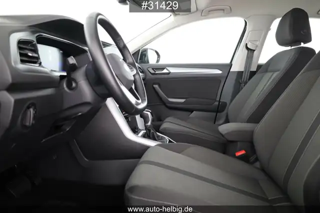 Volkswagen T-Roc view 12