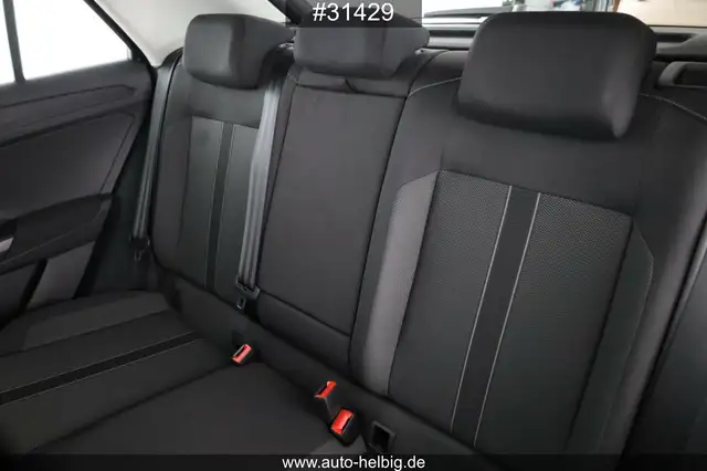 Volkswagen T-Roc view 13