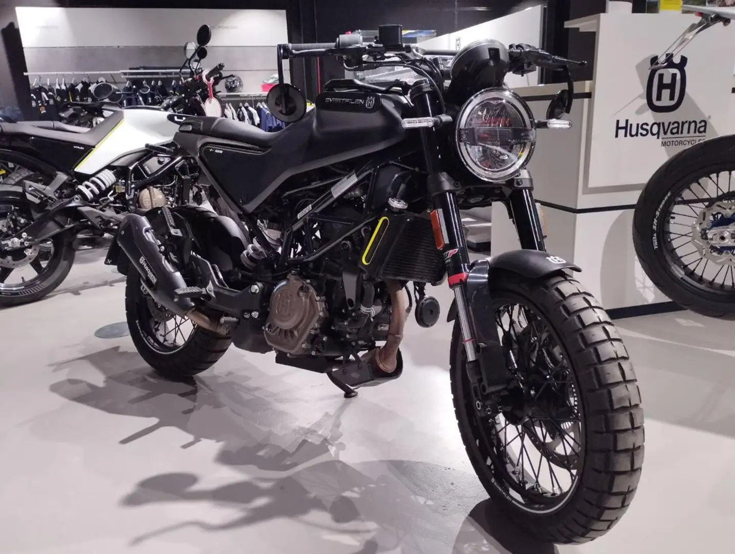 Husqvarna Svartpilen SVARTPILEN 125 Fekete - 2