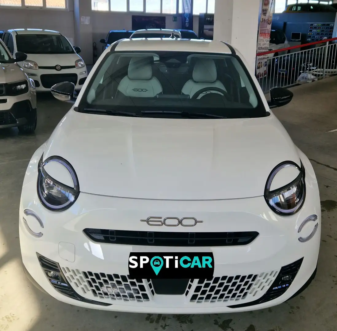 Fiat 600 600 1.2 hybrid Icon 145cv auto Blanc - 2