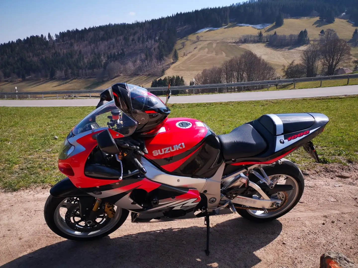 Suzuki GSX-R 1000 Красный - 1