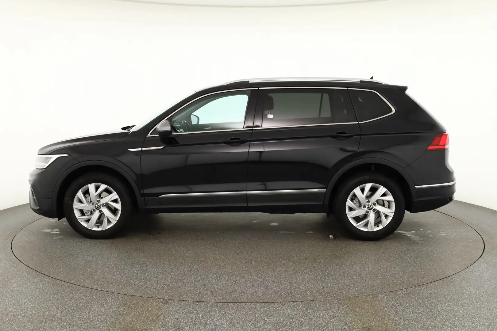 Volkswagen Tiguan Allspace 1.5 TSI DSG Life LED ACC Kamera Negro - 2