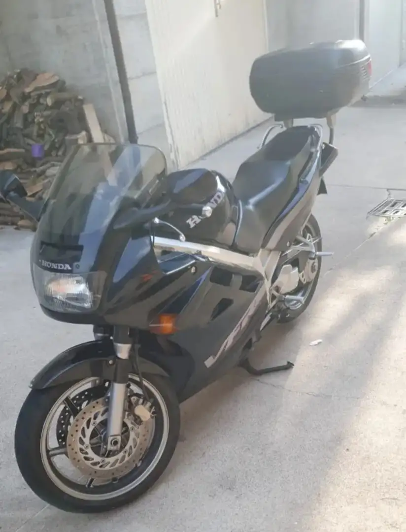 Honda VFR 750 F Schwarz - 2