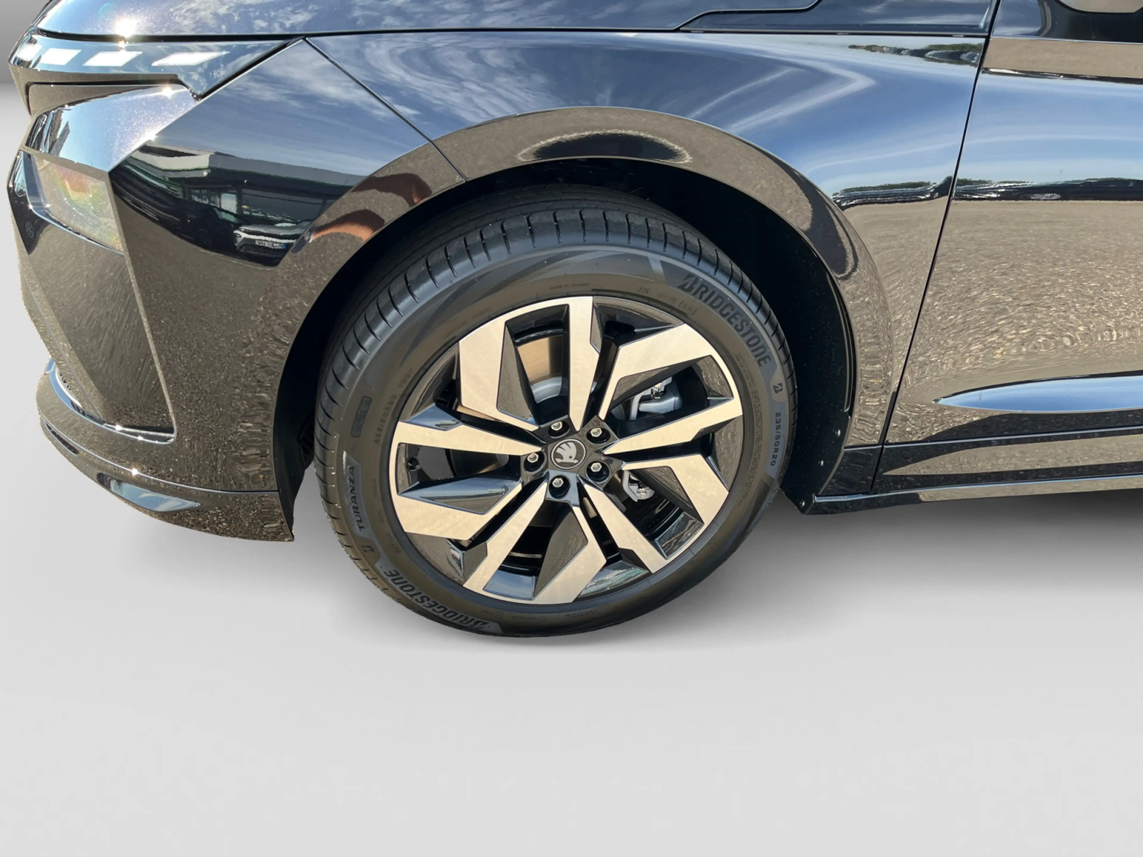 Skoda Enyaq Sportline 85 Advanced HuD Canton 360° AHK — photo 5