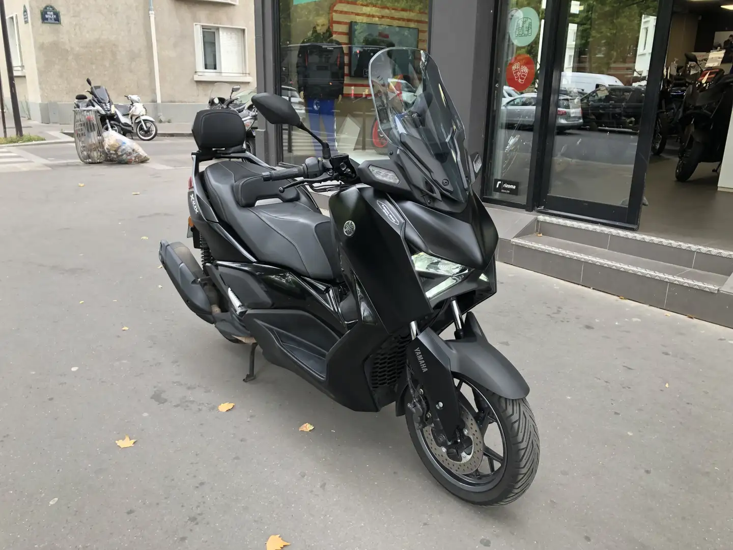 Yamaha X-Max 125 Noir - 1