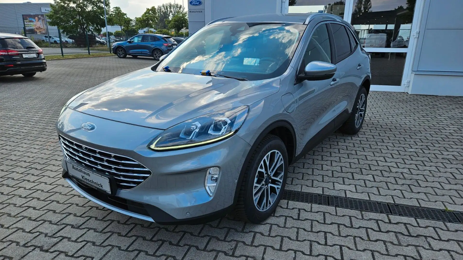 Ford Kuga Plug-In Hybrid Titanium X Tageszulassung Silber - 1
