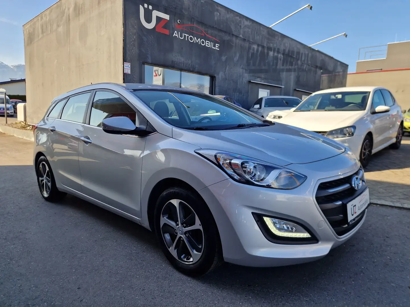Hyundai i30 ***AKTION MAI***  CW 1,6 CRDi Start/Stopp Style Gris - 1