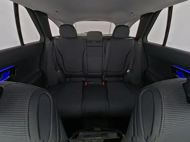 Mercedes-Benz C view 9