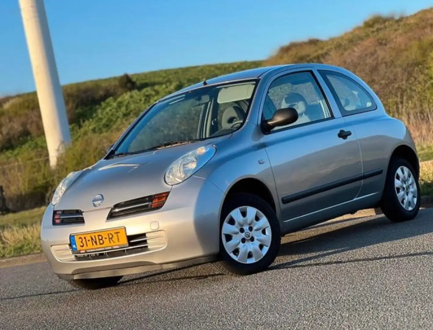 Nissan Micra Micra 1.2 Visia Zilver - 1